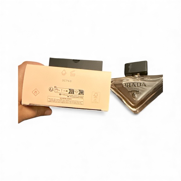 Prada Amber Perfume with Black Cap and Peach Box - Picture 2 of 4